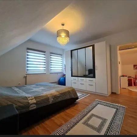 Moebliertes Haus Fuer Familien Und Gruppen Koblenz-pfaffendorf *
