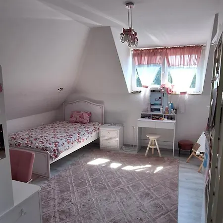 Moebliertes Haus Fuer Familien Und Gruppen Koblenz-pfaffendorf *